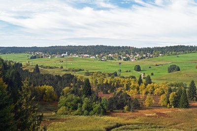 Belvédère sur le Fort dans le Haut-Jura : vue sur la combe de Prénovel / Les Pia