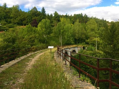 7 . viaduc Nans © Zelie Deconfin