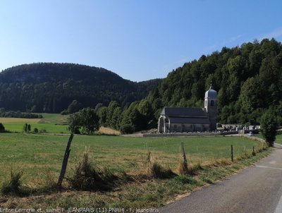 Église et chateau de Chaux-des-Crotenay