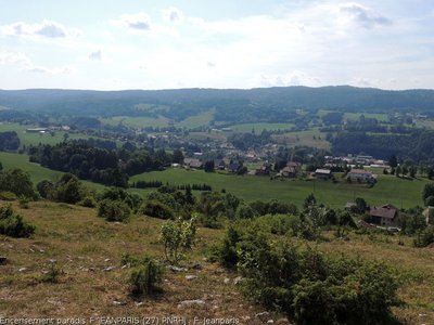 Vue sur un val jurassien