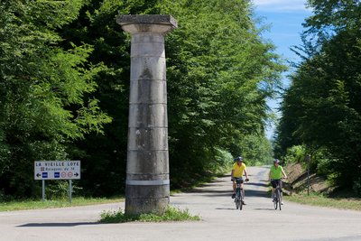 Colonne Guidon de la forêt de Chaux