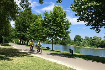 Cyclistes à Rochefort-sur-Nenon