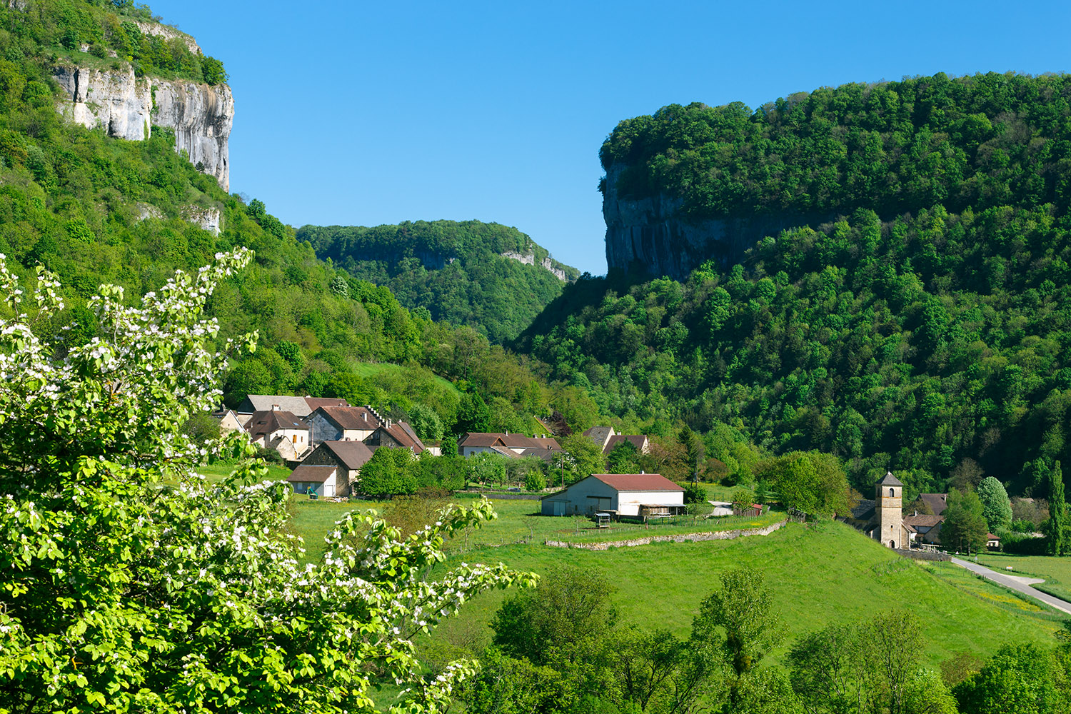 Baume-les-Messieurs, l'un des Plus Beaux Villages de France