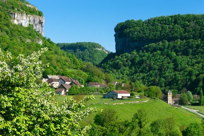 Baume-les-Messieurs, l'un des Plus Beaux Villages de France