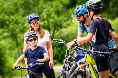 Famille en VTT