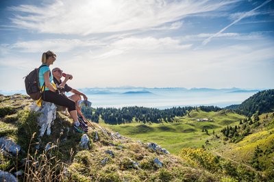 Randonneurs au sommet de la Dôle