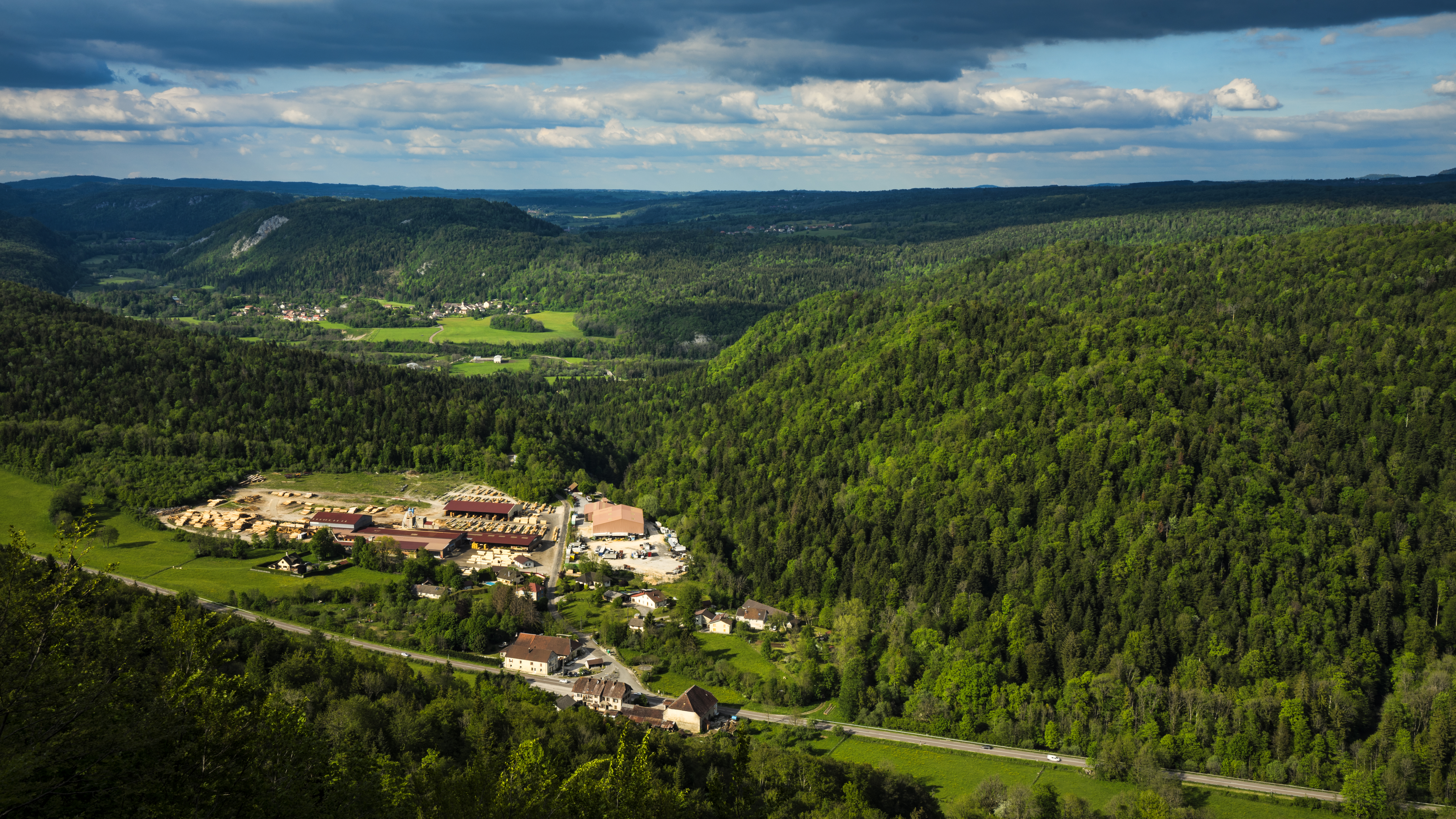 Vue depuis le belvédère du Rocher de la Baume
