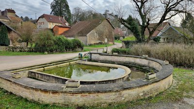 Taxenne, le lavoir-abreuvoir